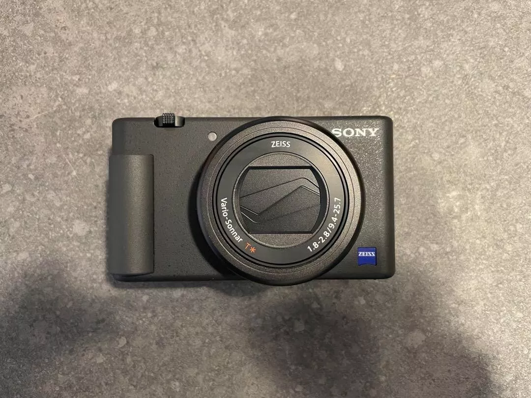 SONY VLOGCAM ZV-1 digital camera with accessories Black Japan Free Shipping