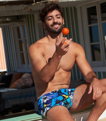 Traje de baño para hombre Kiniki Tan Through impermeable al sol, hipster corto. - Imagen 56 de 115
