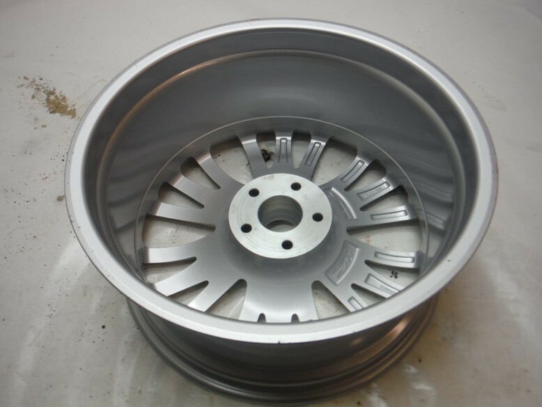 MASERATI QUATTROPORTE FRONT WHEEL RIM 8.5JX19 OEM 670010508