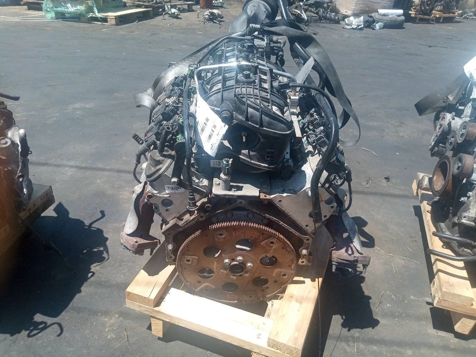 Used Engine Complete Assembly fits: 2009 Chevrolet Express 2500 van 4.8L VIN C 8 Foto 3 de 4