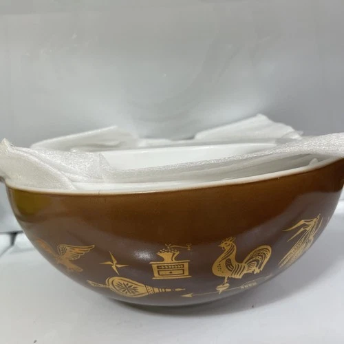 Vintage Pyrex Early American Cinderella Mixing Bowl Set Of 4
