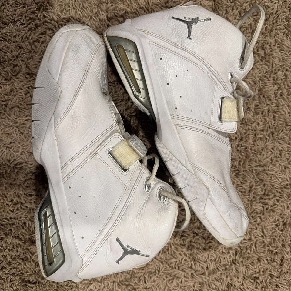 2005 Air Jordan Team Reign White Metallic Silver-size 12 - Image 2 of 4
