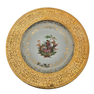 Edgewood China Plate With Couple In Center Of Plate 22K Gold Border 10 5/8