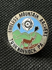 VINTAGE ENDLESS MOUNTAIN ARCHERS PINBACK TUNKHANNOCK, PA