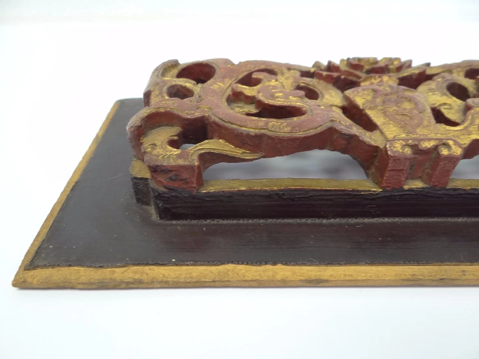 Jarrón antiguo con ramo de flores de oro pintado tallado chino con acabado de muebles Foto 2 de 4