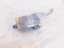 1989-04 Suzuki Intruder 750 800 VS800 Front Right Brake Master Cylinder & Lever