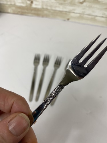 VTG Wellingware Stainless Japan Lot 5 Cocktail Seafood Forks Silverware Flatware - Picture 2 of 10