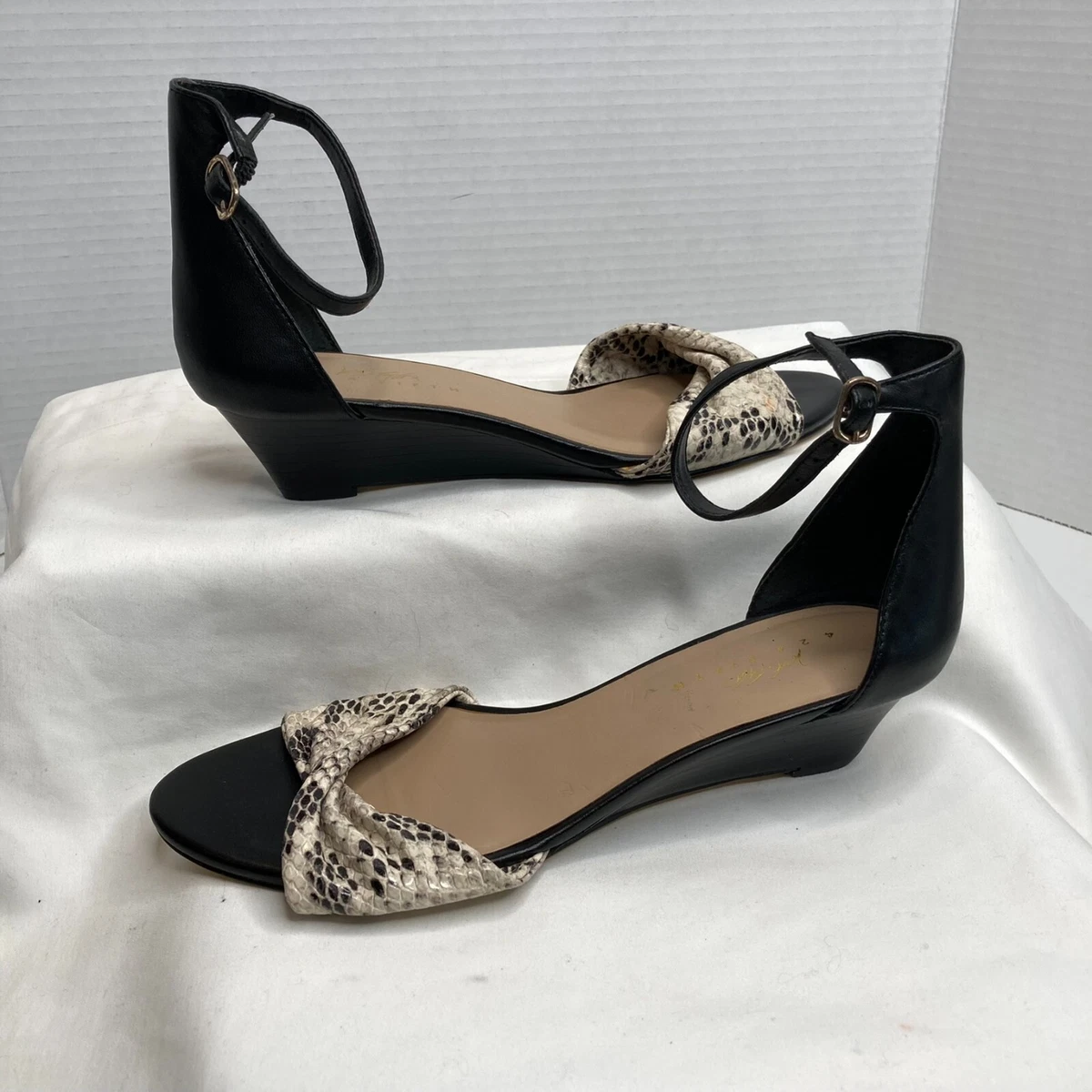 Lord Taylor 424 Fifth Sandals Women s Size 7M Black Ivory