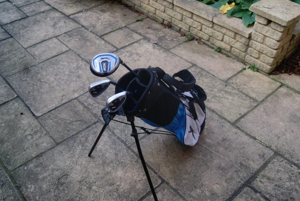 SLAZENGER Icon Juniors 4 clubs bag 49-55" 125-145 cm 8-11 years (7-Iron 32.5") - Image 2 of 4