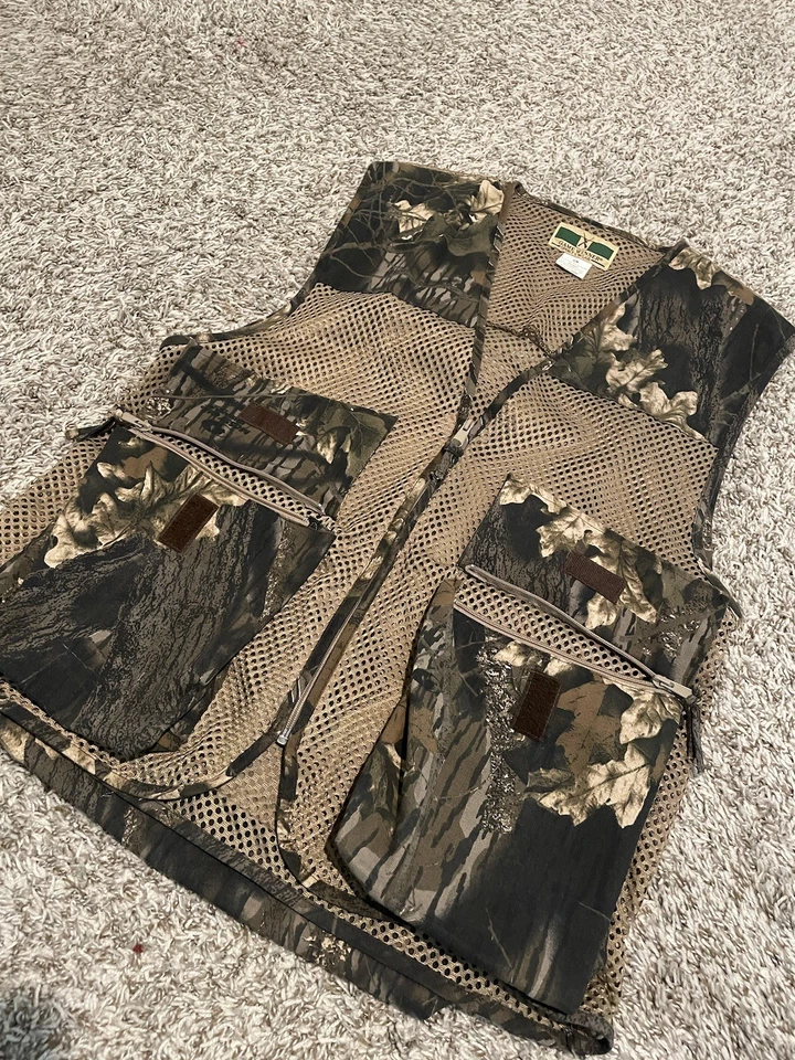 Game Winner Mossy Oaks Small Medium Hunting Vest - Image 3 of 4