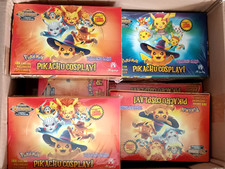 12 CAJAS - COSPLAY Pokemon Pikachu Estuche Maestro Sellado Vacaciones 2025 Halloween