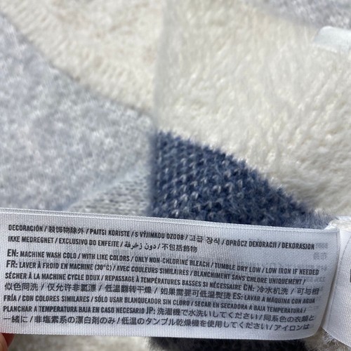 Abercrombie Kids Girls Fuzzy Argyle Sweater Vest Size 13/14 Cream And Blue - Picture 10 of 11