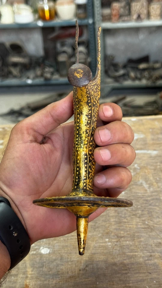 19th C Collectible Vintage Iron Handmade Painted Gold Plated Sword Hilt Handle - Image 3 of 4