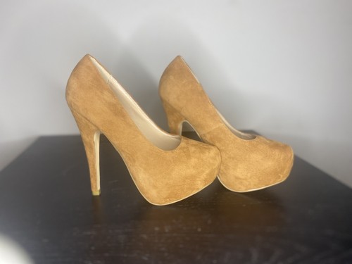 womens size 6 Delicacy tall heels tan 