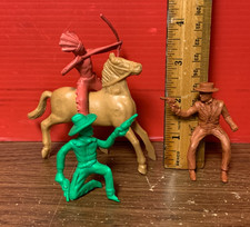 Vintage Toy Soldiers Cowboys And Indians Unmarked Lot A