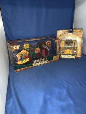 2001 Harry Potter  Weasley House   World of Hogwarts Playset & 3D Viewer NIB