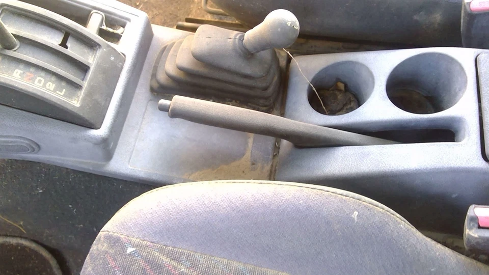 Conjunto de manija de freno de estacionamiento Geo Tracker 1996 OEM freno eléctrico de emergencia Foto 2 de 4