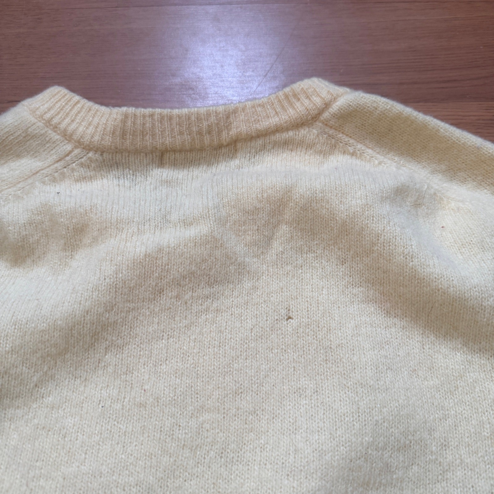 Women's Vintage 80's Lacoste Light Yellow Wool V-Neck Pullover Knit Sweater Sz S thumbnail 6
