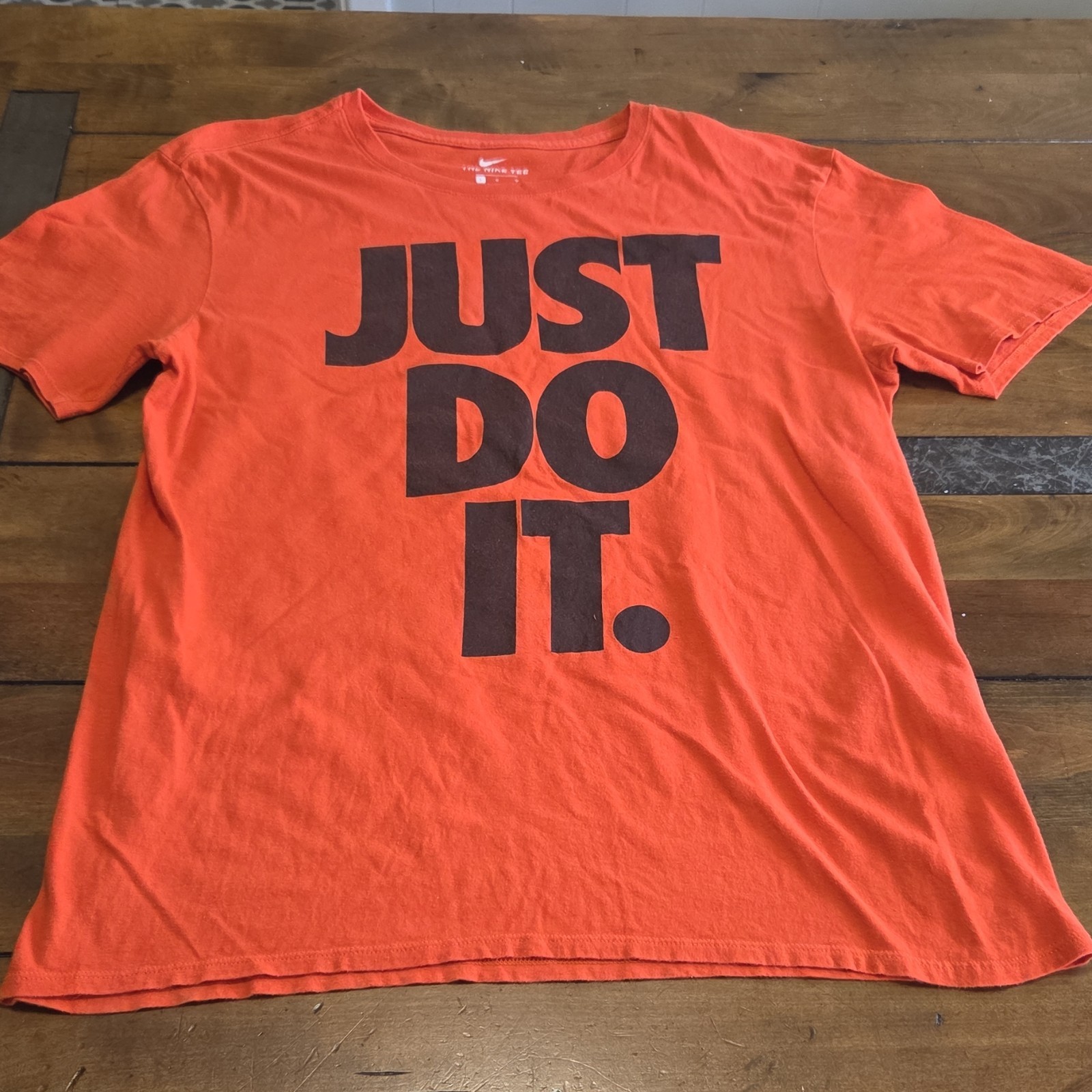 Nike Just Do It T-Shirt Large Orange Spellout Graphic Mens Athletic Cut Tee