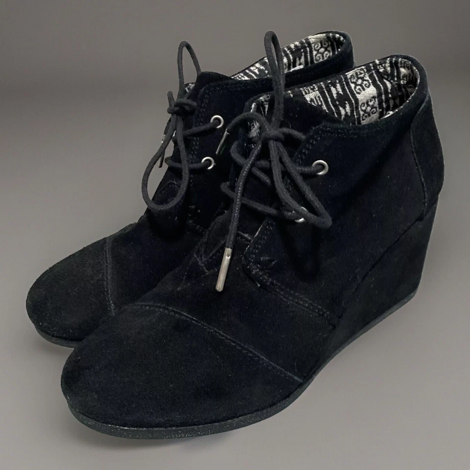 Botines de cuña TOMS de gamuza negra con cuña del desierto 380515 para mujer talla 9” Foto 2 de 4