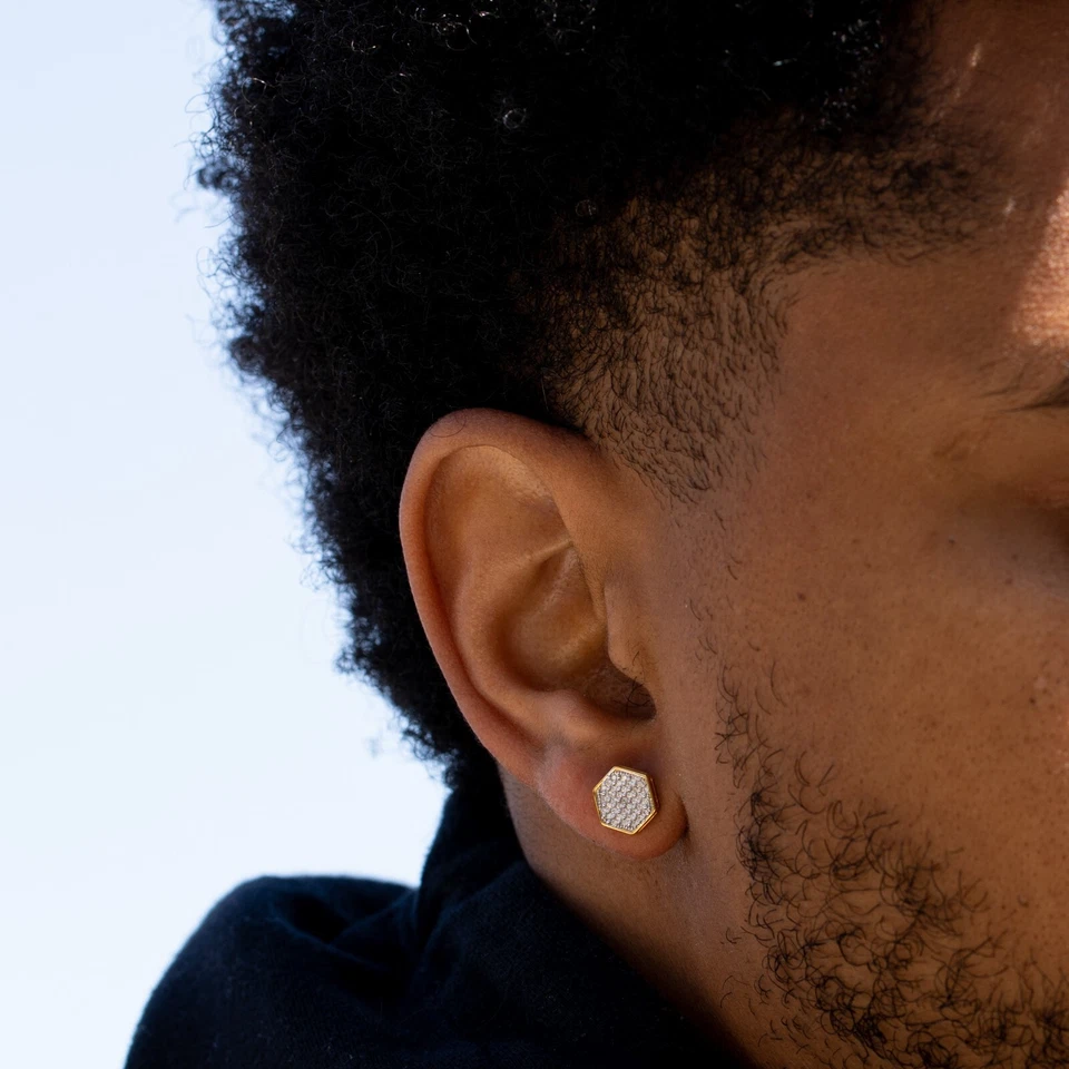 Aretes de diamantes cultivados en laboratorio de 0,30 quilates en forma de octágono de oro amarillo de 10 quilates de dos tonos Foto 3 de 4