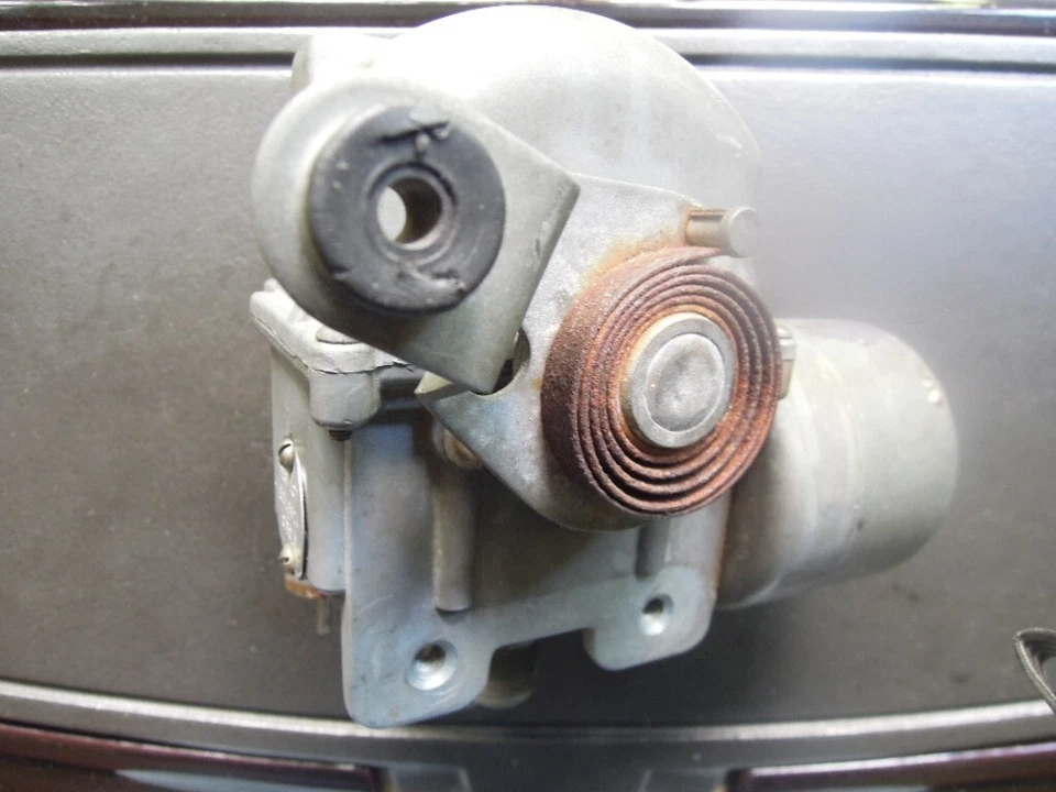 Cadillac 1962 unidad de potencia de control de crucero Perfect Circle 1482468 nuevo en stock Foto 3 de 4