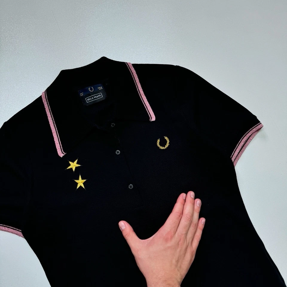 罕见 Fred Perry Bella Freud Polo 衫黑色金色星星女式 M 粉色小费 — 第 2/4 张图片