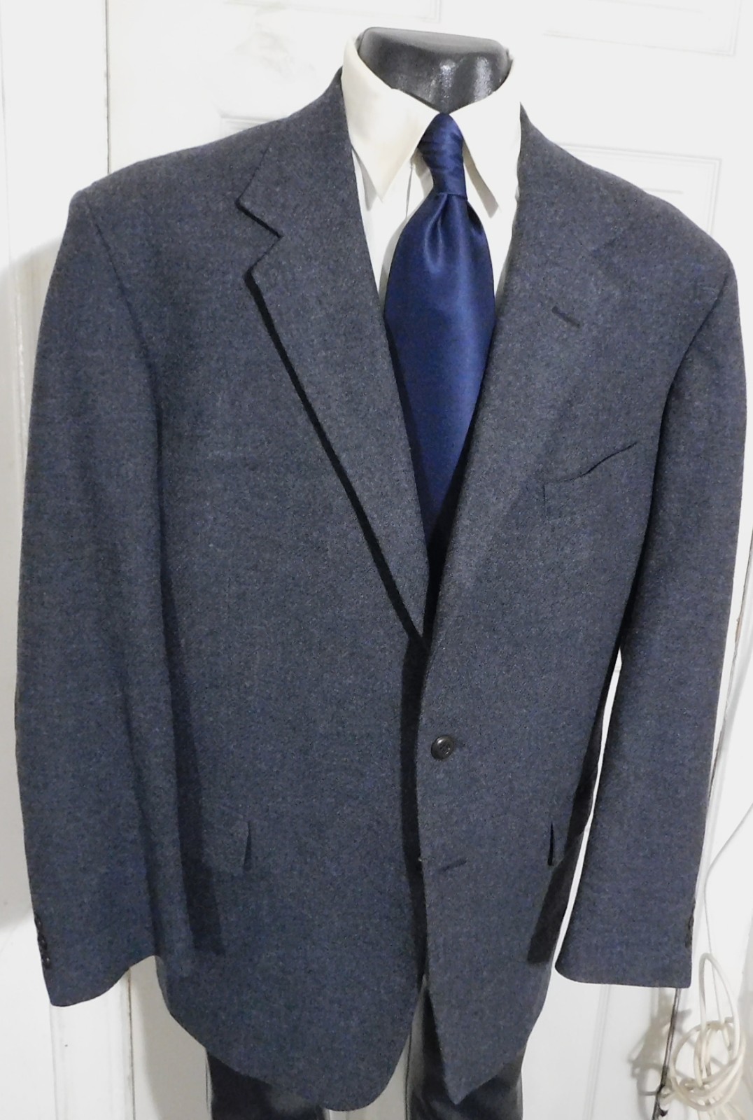 PENDLETON SIZE 46R GRAY 2 BUTTON WOOL SPORTCOAT - image 1