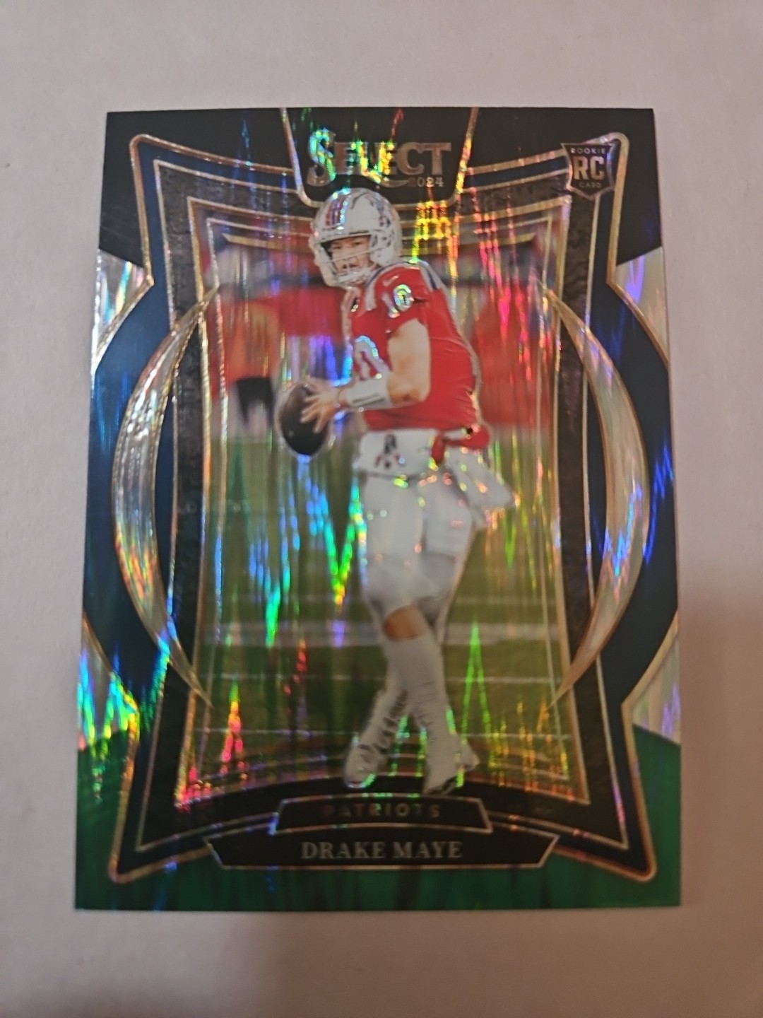 2024 Panini Select - Concourse Drake Maye #27 Black & Green Shock Prizm (RC)