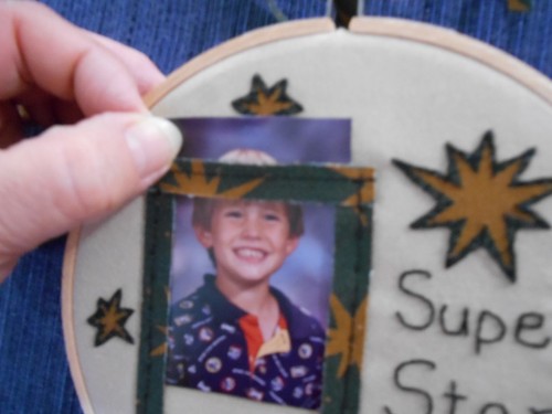 Frame School Picture or Small Picture Frame Hoop Art Fitting a 2x3" Picture - Picture 5 of 5