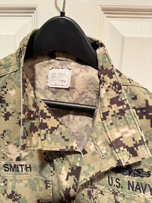 US Navy USN NWU Type III Working Uniform Blouse Jacket Size Small Regular  AOR2