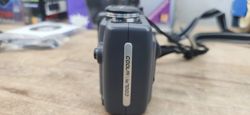 复古尼康 Coolpix 995 300 万像素数码相机 4 倍光学变焦 * 无电池/CHG — 第 3/4 张图片