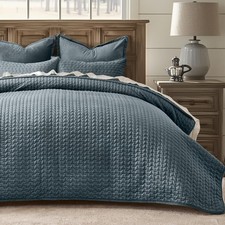 Evergrace Luxury Velvet Quilt Bedding Set King Size 3 Pieces Pillow Shams Soft