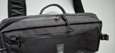 CHROME KADET 2025モデル　インディゴ Chrome Ind. Kadet Sling Bag Grab Carry handle Indigo Blue Easy to