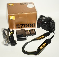 Nikon D7000 Digital SLR Camera Body + 2x battery  MINT CONDITION. Shutter 706