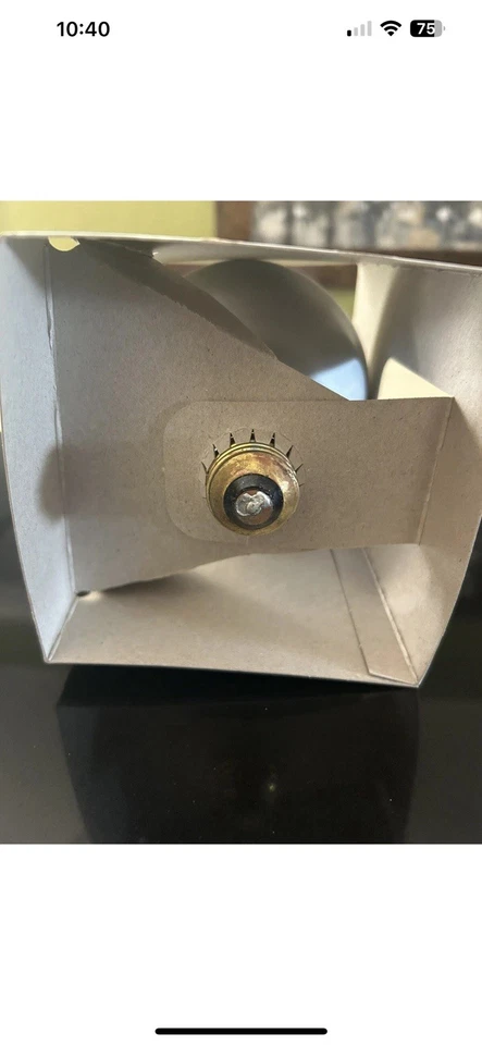 SYLVANIA 125-Watt BR40 Clear Broder Heat Lamp - 120V - Rated for 5,000 Hours - Image 3 of 3