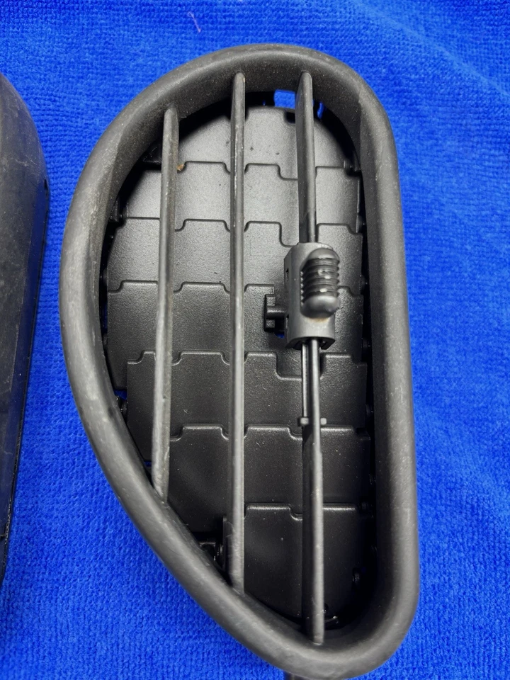 Внутренние вентиляционные отверстия для центральной приборной панели слева справа для Ford Econoline E-150 E250 E350 1998-2007 годов выпуска - Изображение 3 из 4