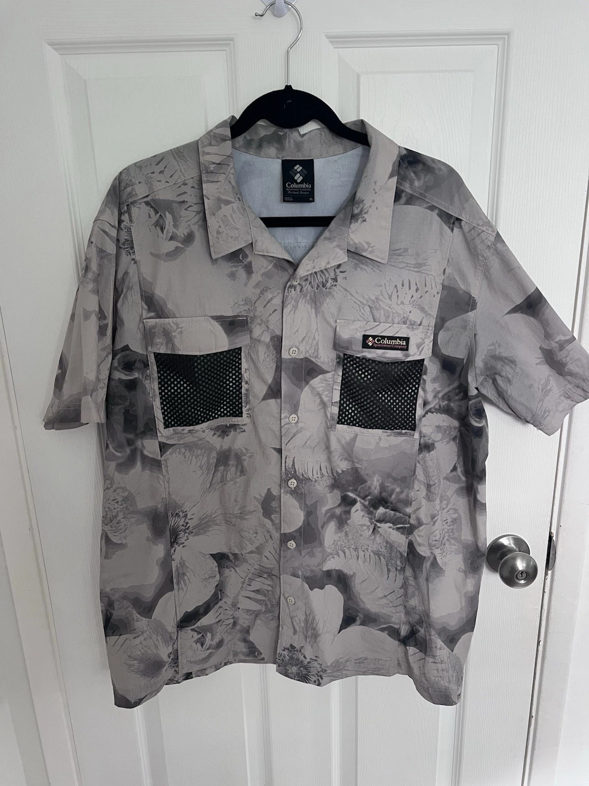 Columbia Short Sleeve Button Up Shirt Mens XL Floral Print Mesh Pockets NWT