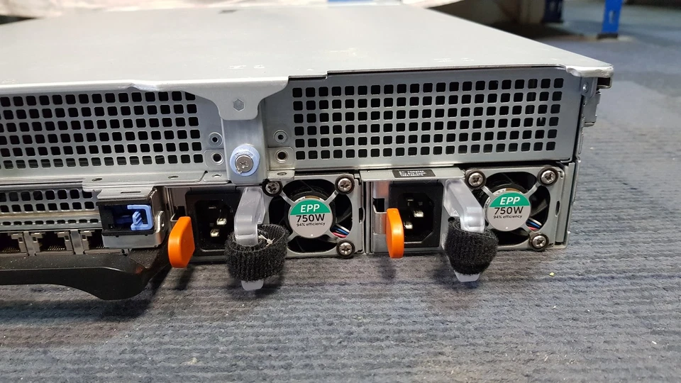 Dell PowerEdge r740 Intel Xeon Gold 6234 32GB 3x 1.2TB, 2x 600GB 2U Server - Image 4 of 4