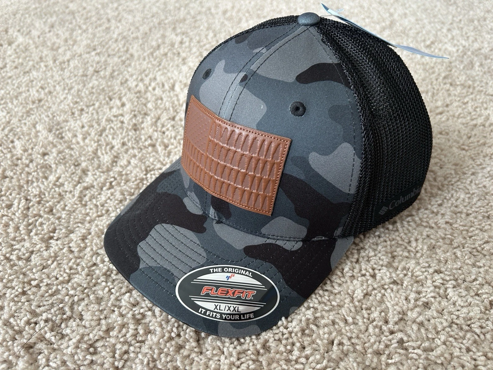 Columbia Outdoor Camo Tree Flag Flexfit Cap XL/XXL