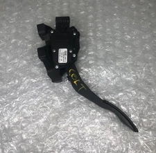 Accelerator Pedal for Mitsubishi Colt Z30# 1.5 -25