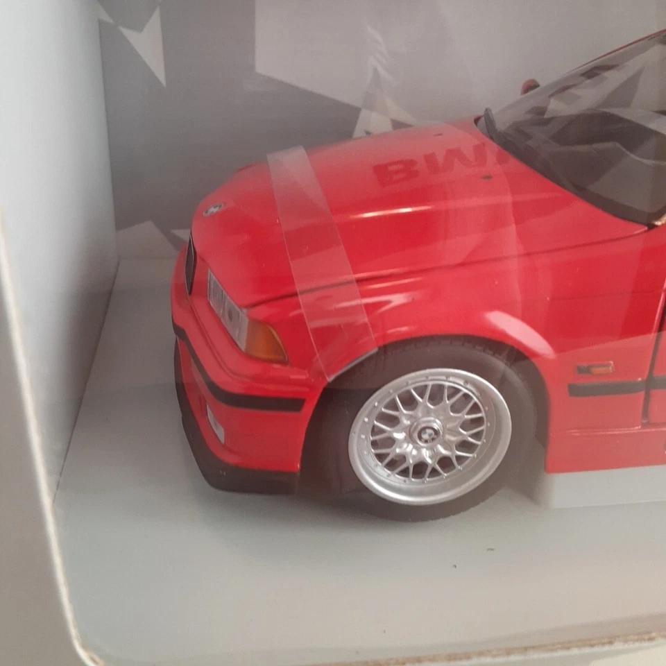 Ut Models 1996 Diecast 1:18 Bmw 318is Red Model 3 Series E36 318 Is Sedan  - Image 4 of 4