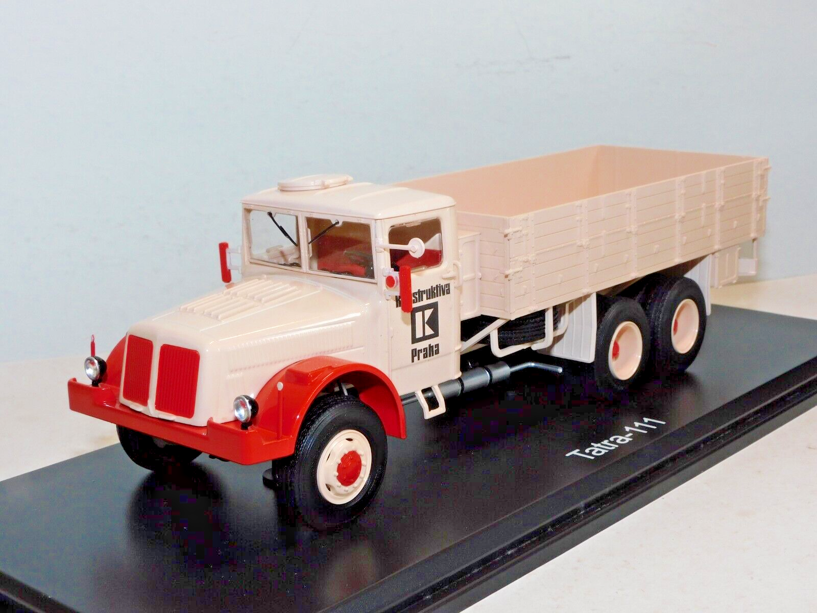 PREMIUM CLASSIXXS TATRA 111 DROPSIDE TRUCK  1/43 PCL47029