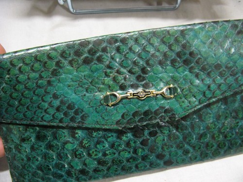 Belle authentique pochette en cuir croco marron + petite pochette serpent verte - Imagen 10 de 12