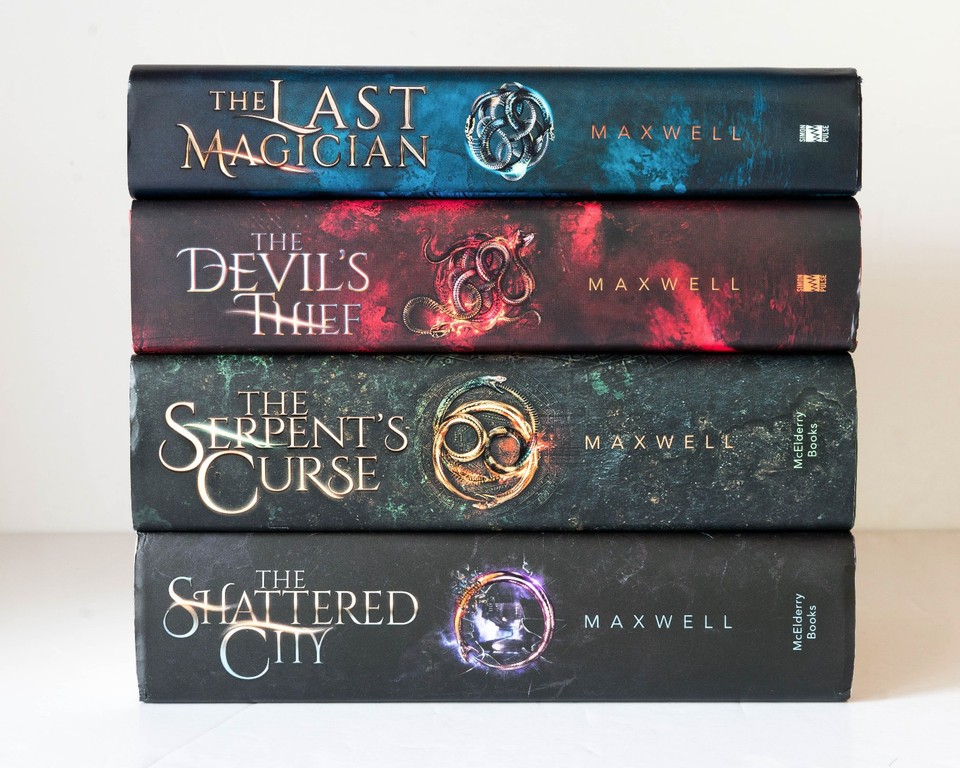 Lisa Maxwell THE LAST MAGICIAN Complete Series Lot of 4