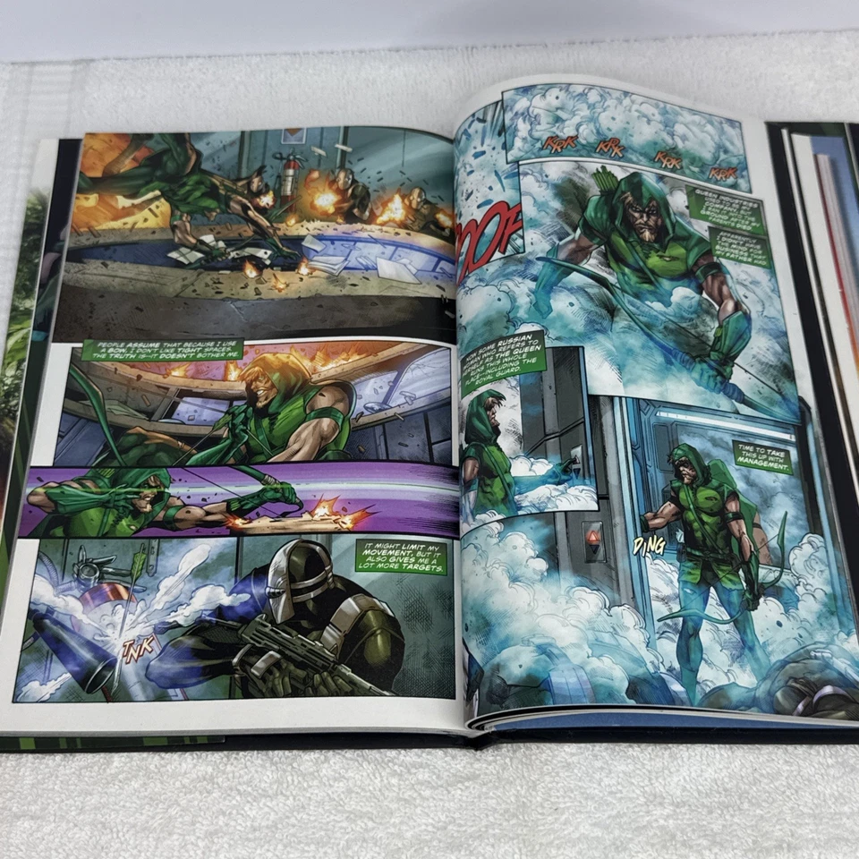 Green Arrow: Into The Woods - Brightest Day (DC Comics 2011 Hardcover) J.T. Krul - Image 4 of 4