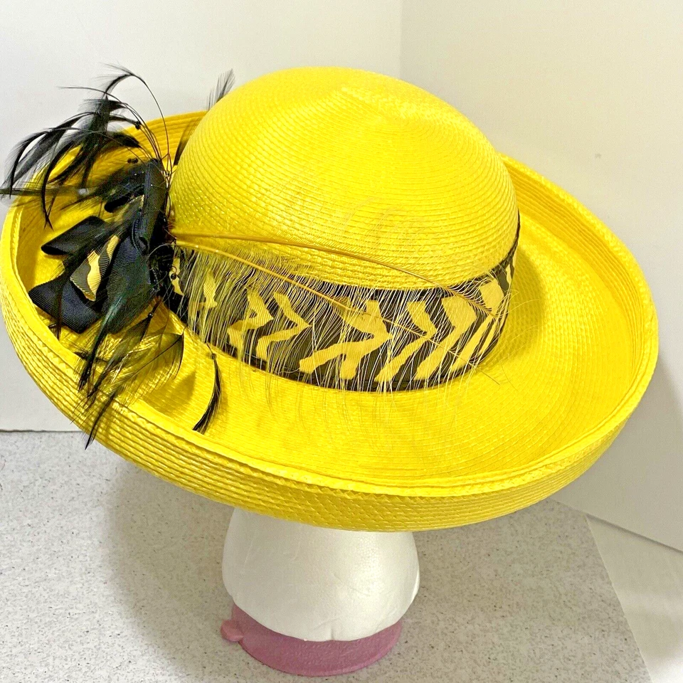 Vintage 80's Yellow & Black Deborah New York Straw Sun Hat Wide Brim w/ Feathers - Image 3 of 4