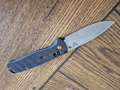 Custom Benchmade 535 Bugout, Raindrop Carbon Fiber, Gold Hardware