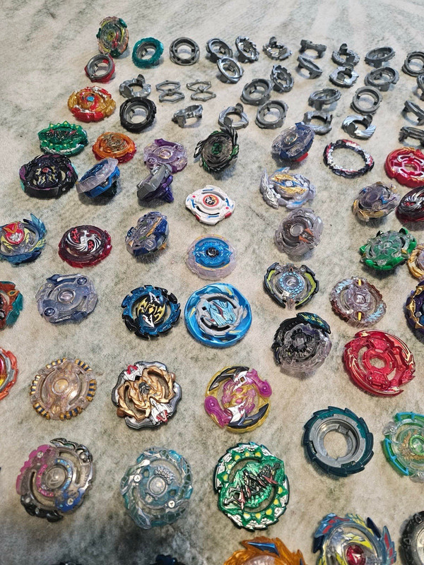 BEYBLADE LOT – 100+ PCS, STADIUMS, METAL + BURST, RARE PARTS 💥🌀