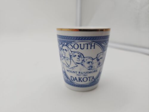 South Dakota Keramik Schnapsglas blau weiß Büffel Souvenir - Bild 1 von 4